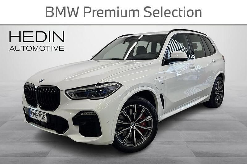 Valkoinen Käytetty 2021 BMW X5 M Sport Katumaasturi | 52 900 € (Perustarjous) - Kuva 1/4
