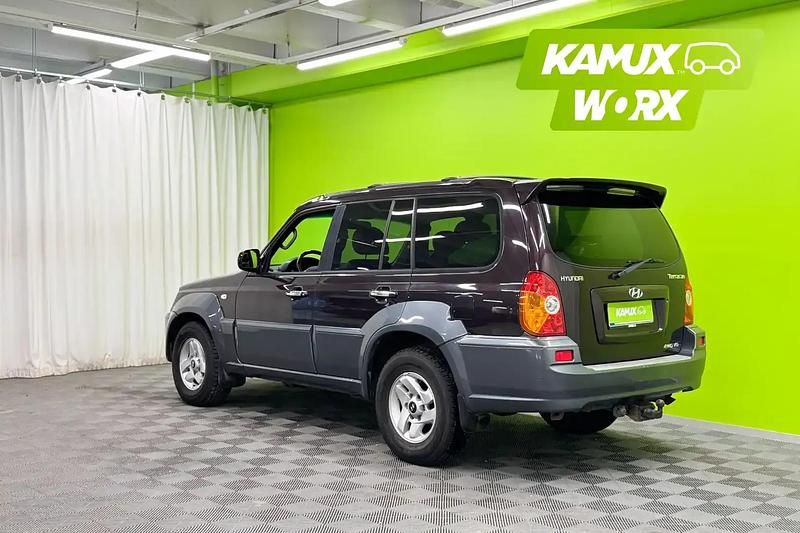 Käytetty Hyundai Terracan 194 HP (142 kW) 2002 Punainen Katumaasturi