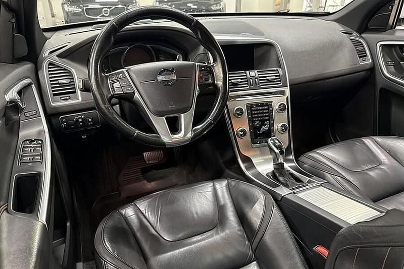 Käytetty Volvo XC60 Ocean Race 181 HP (133 kW) 2015 Valkoinen Katumaasturi