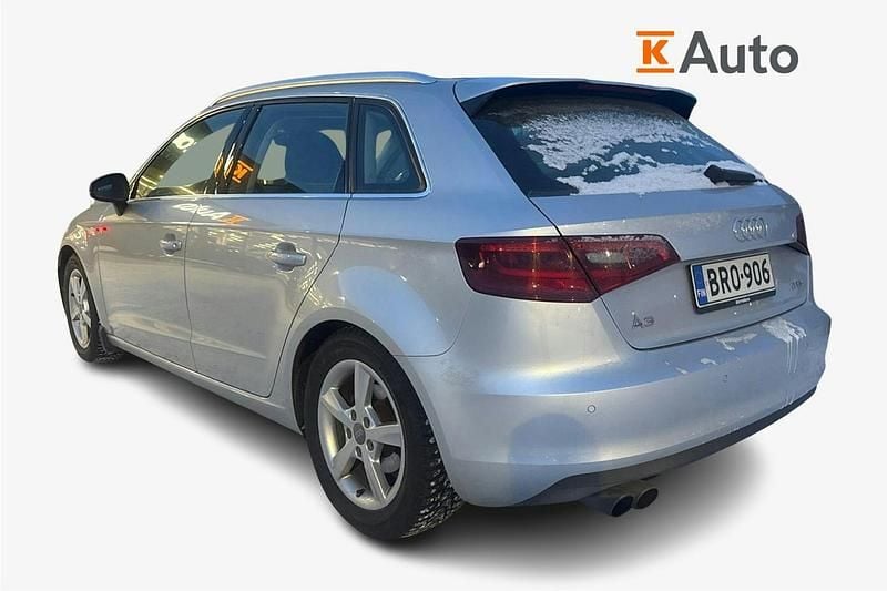Käytetty Audi A3 Sportback Business 122 HP (89 kW) 2014 Hopea Viistoperä