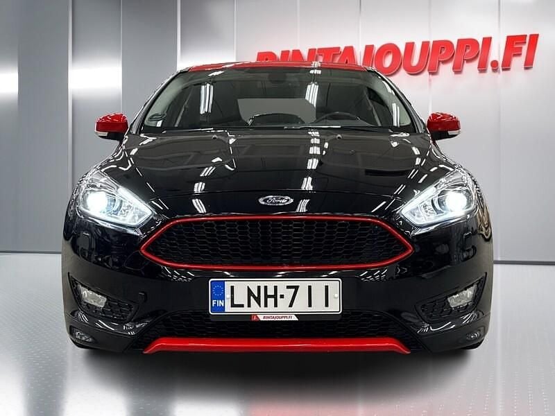 Käytetty Ford Focus 182 HP (133 kW) 2017 Musta Viistoperä