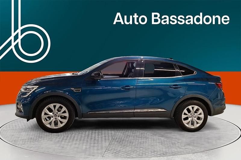 Käytetty Renault Arkana Intens 143 HP (105 kW) 2022 Katumaasturi