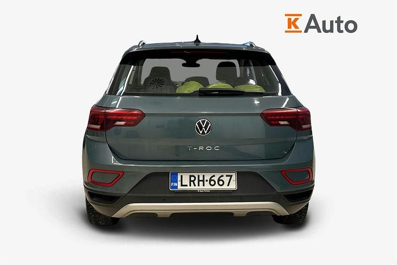 Käytetty VW T-Roc Comfortline 150 HP (110 kW) 2022 Sininen Katumaasturi