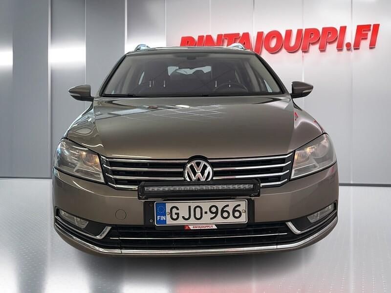 Käytetty VW Passat Highline 140 HP (102 kW) 2011 Farmari