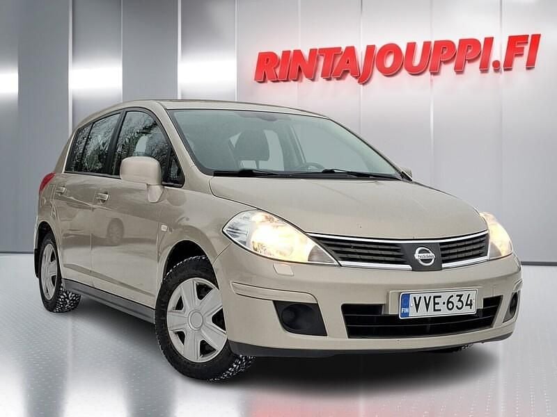 Käytetty Nissan Tiida Acenta 110 HP (80 kW) 2010 Punainen Viistoperä