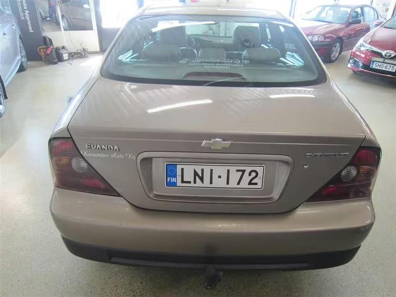 Käytetty Chevrolet Evanda CDX 178 HP (130 kW) 2006 Ruskea Sedan