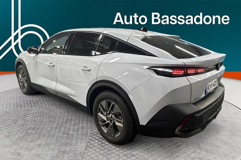 Käytetty Peugeot 408 Allure 131 HP (96 kW) 2024 Viistoperä