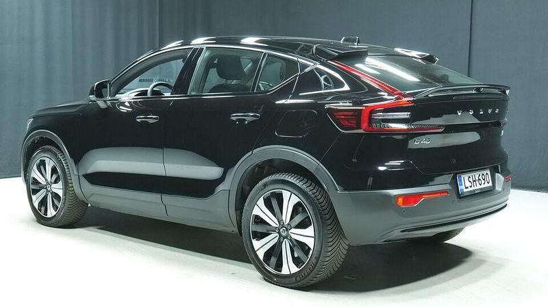 Käytetty Volvo C40 Core 169 kW (231 HP) 2023 Katumaasturi