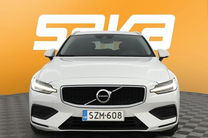 Käytetty Volvo V60 Business Edition 150 HP (110 kW) 2019 Farmari