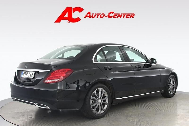 Käytetty Mercedes A180 Business 156 HP (114 kW) 2016 Musta Sedan