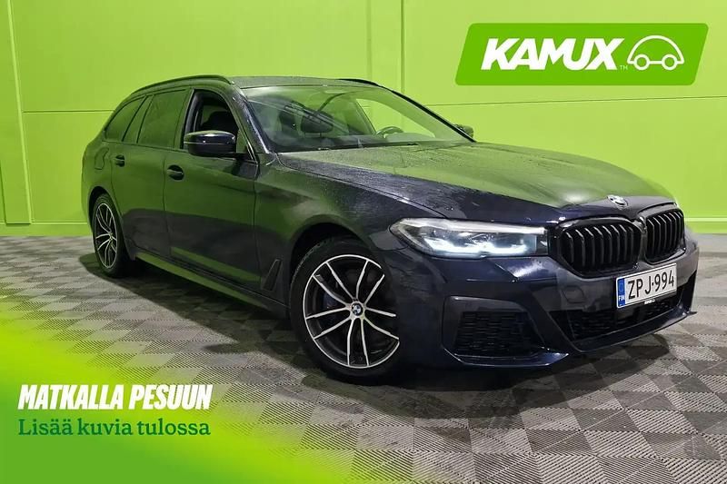 Musta Käytetty 2021 BMW 530e M Sport Farmari | 34 680 € (Perustarjous) - Kuva 1/4