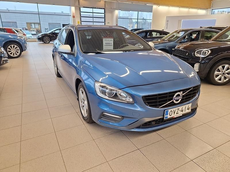 Sininen Käytetty 2018 Volvo V60 Business Edition Farmari | 16 800 € (Supertarjous) - Kuva 1/1