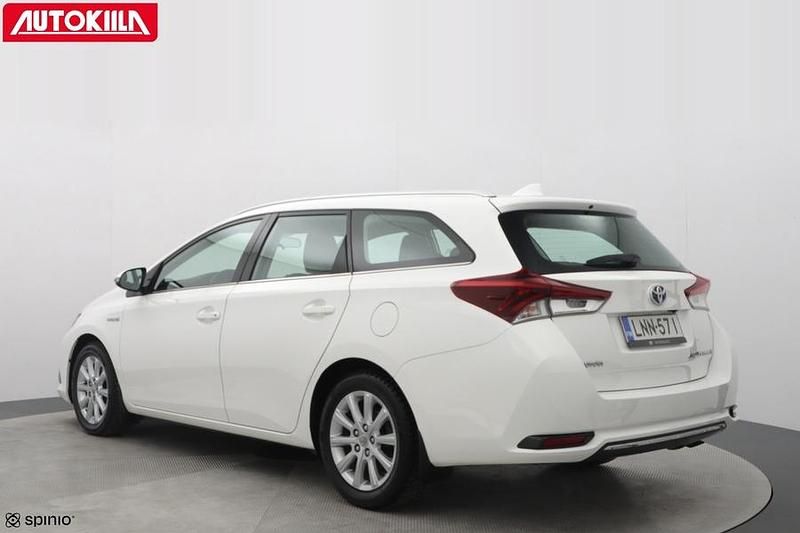 Käytetty Toyota Auris Touring Sports Active 99 HP (72 kW) 2016 Valkoinen Farmari