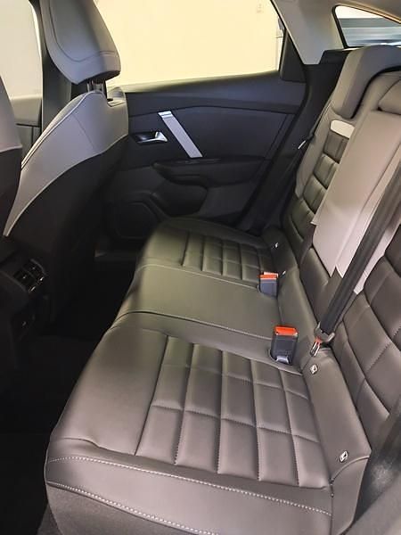 Uusi Citroën C4 146 HP (107 kW) 2025 Valkoinen Katumaasturi