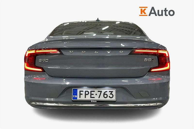 Käytetty Volvo S90 Business Edition 232 HP (170 kW) 2022 Harmaa Sedan