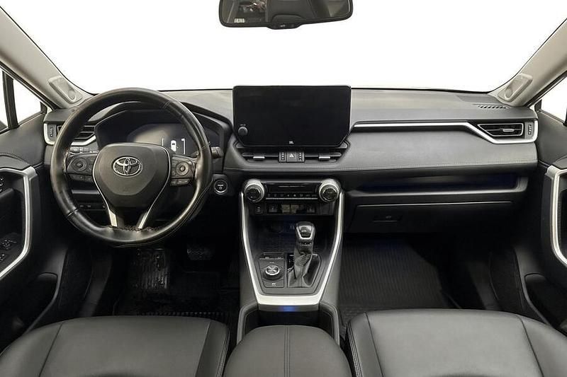 Käytetty Toyota RAV4 Hybrid Executive 178 HP (130 kW) 2024 Katumaasturi