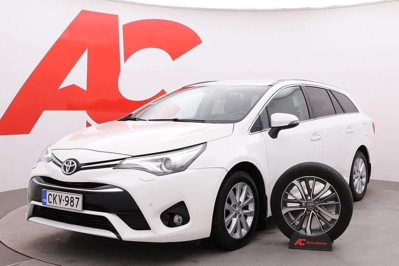 Käytetty Toyota Avensis Multidrive S 147 HP (108 kW) 2017 Valkoinen Farmari