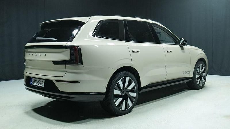 Käytetty Volvo EX90 Performance 380 kW (517 HP) 2025 Katumaasturi