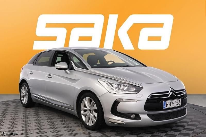 Käytetty Citroën DS5 Chic 163 HP (119 kW) 2013 Viistoperä