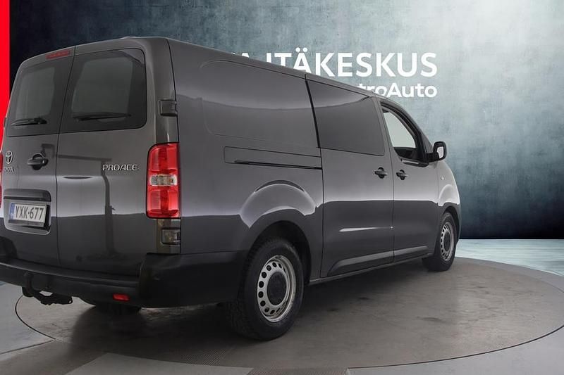 Käytetty Toyota Proace 177 HP (130 kW) 2021 Harmaa Tila-auto