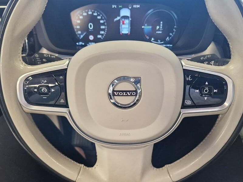 Käytetty Volvo XC60 Inscription 392 HP (288 kW) 2020 Katumaasturi