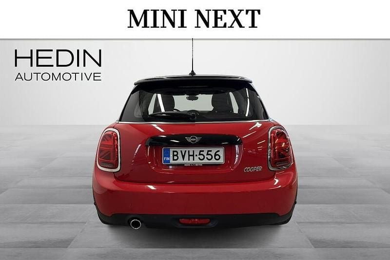 Käytetty Mini Cooper Essential 136 HP (100 kW) 2018 Punainen Viistoperä