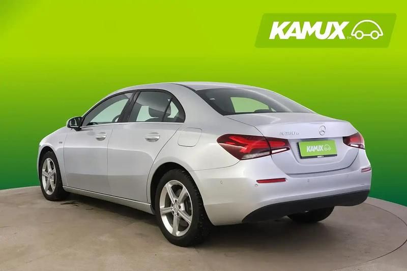 Käytetty Mercedes A250 Business 160 HP (117 kW) 2021 Hopea / harmaa Sedan