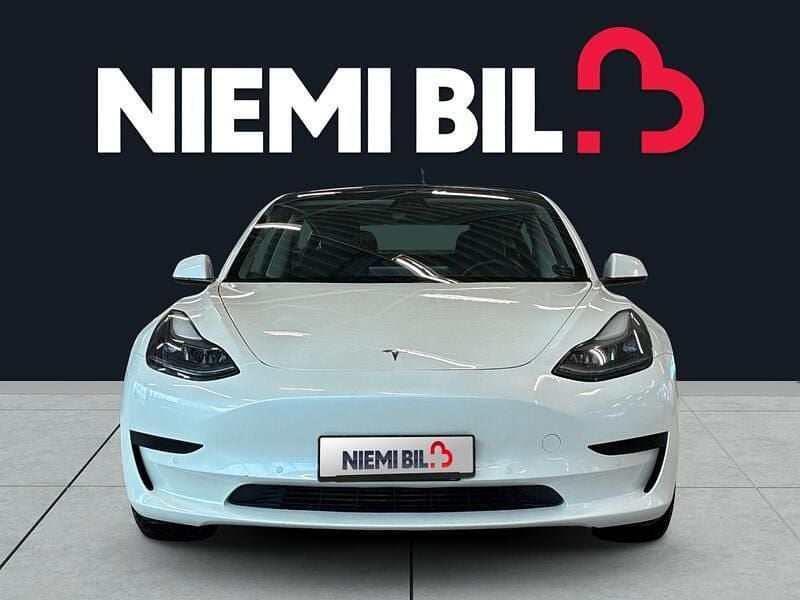 Käytetty Tesla Model 3 Standard Range Plus 211 kW (287 HP) 2021 Sedan