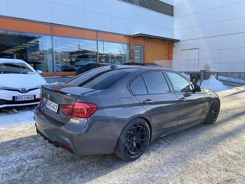 Käytetty BMW 330e Exclusive 252 HP (185 kW) 2017 Sedan