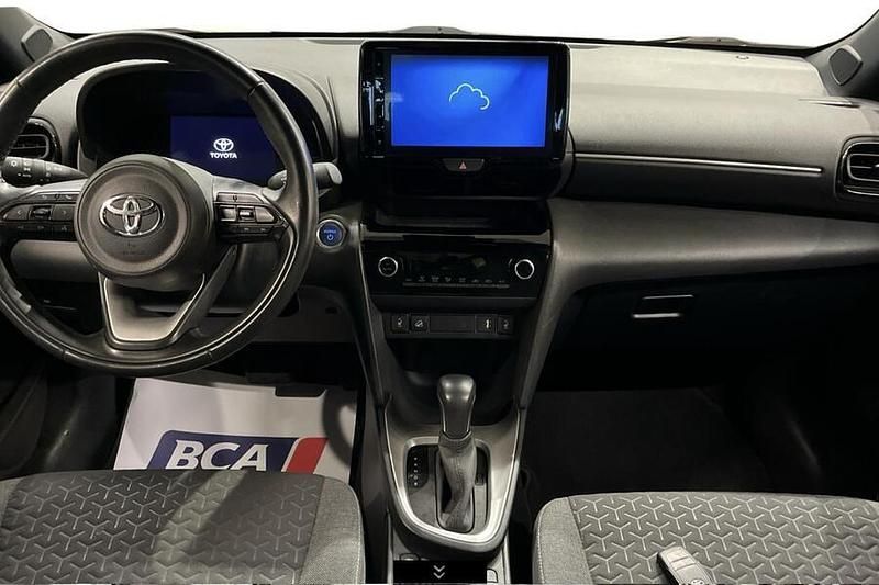 Käytetty Toyota Yaris Cross Business Edition 116 HP (85 kW) 2022 Katumaasturi