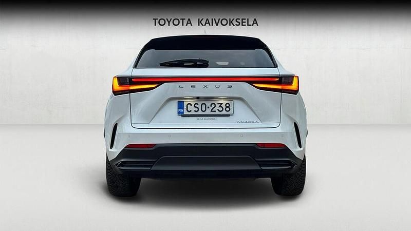 Käytetty Lexus NX450h+ Executive Line 306 HP (225 kW) 2025 Valkoinen Katumaasturi