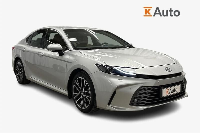 Käytetty Toyota Camry Executive 178 HP (130 kW) 2025 Harmaa Sedan