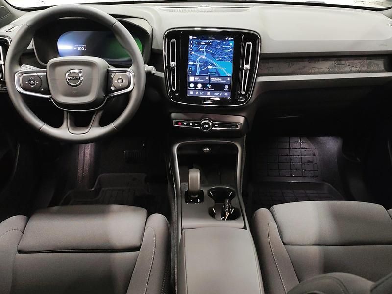 Käytetty Volvo EX40 Plus 300 kW (408 HP) 2026 Katumaasturi