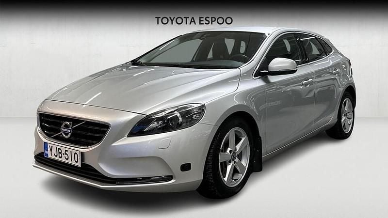 Käytetty Volvo V40 Momentum 122 HP (89 kW) 2016 Viistoperä