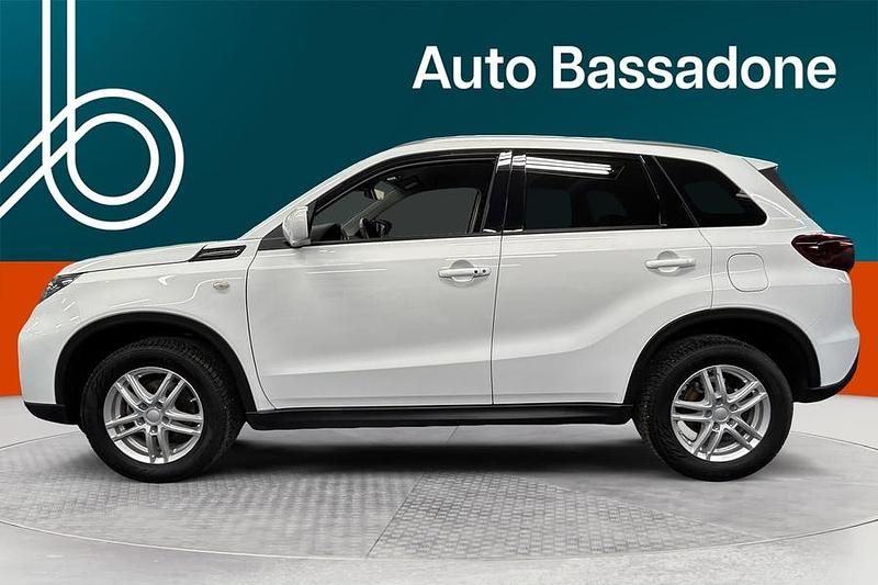 Käytetty Suzuki Vitara GL 116 HP (85 kW) 2024 Viistoperä