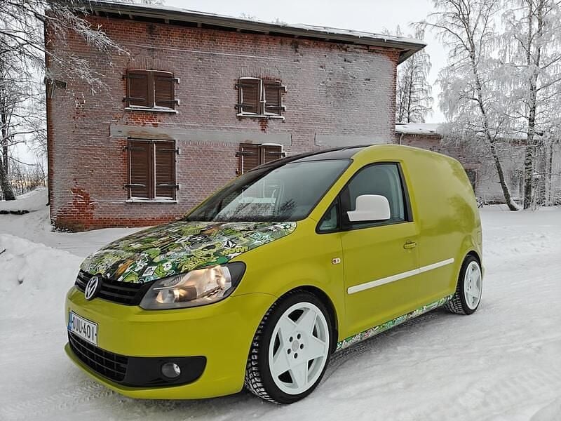 Käytetty VW Caddy 102 HP (75 kW) 2011 Valkoinen Tila-auto