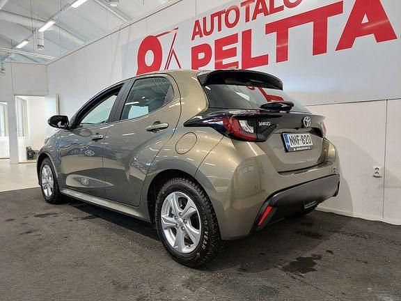 Käytetty Toyota Yaris Active 114 HP (83 kW) 2024 6x1 oxide bronze Viistoperä