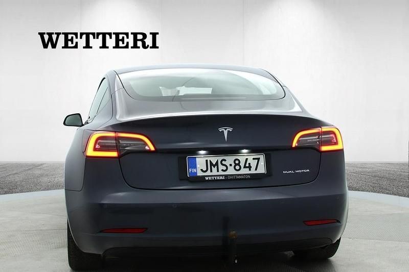 Käytetty Tesla Model 3 258 kW (351 HP) 2021 Sedan