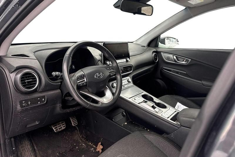 Käytetty Hyundai Kona Comfort 147 kW (201 HP) 2021 Harmaa Katumaasturi