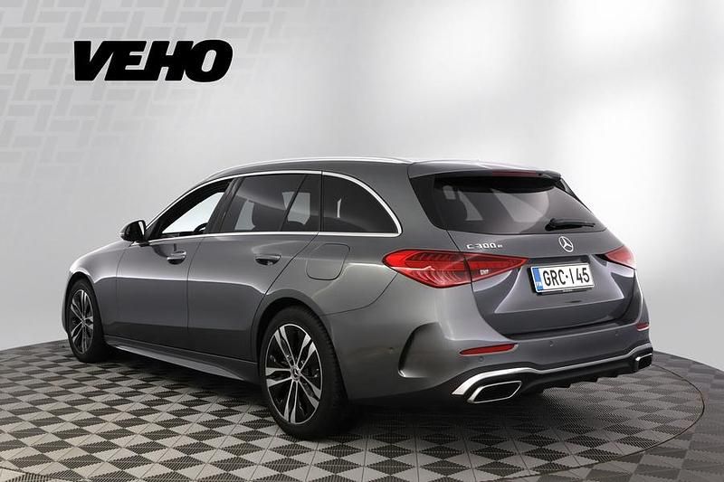 Käytetty Mercedes C300e Business 204 HP (150 kW) 2025 Harmaa Farmari