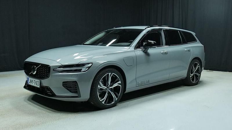 Käytetty 2025 Volvo V60 Performance Farmari | 52 800 € - Kuva 1/3