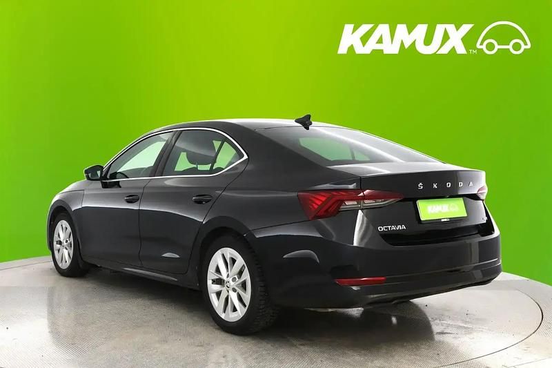 Käytetty Skoda Octavia Style 150 HP (110 kW) 2022 Musta Sedan