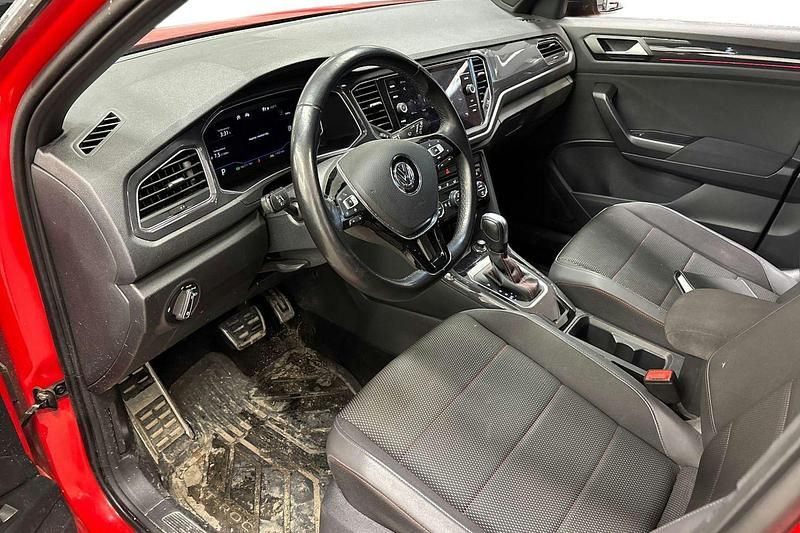 Käytetty VW T-Roc Sport 148 HP (108 kW) 2020 Punainen Katumaasturi
