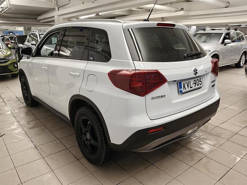 Käytetty Suzuki Vitara GL 116 HP (85 kW) 2023 Valkoinen Viistoperä