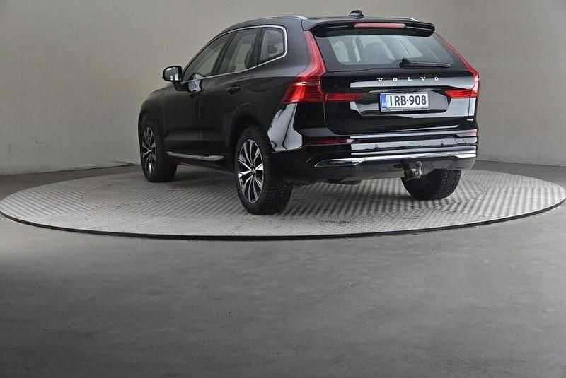 Käytetty Volvo XC60 Plus 350 HP (257 kW) 2023 Katumaasturi