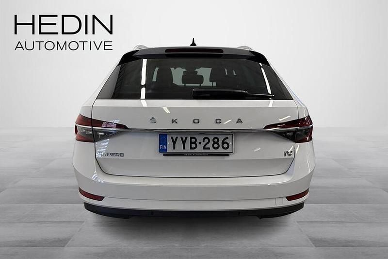 Käytetty Skoda Superb Style 218 HP (160 kW) 2021 Valkoinen Farmari