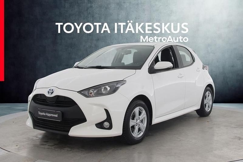 Valkoinen Käytetty 2022 Toyota Yaris Hybrid Active Viistoperä | 21 490 € (Perustarjous) - Kuva 1/4