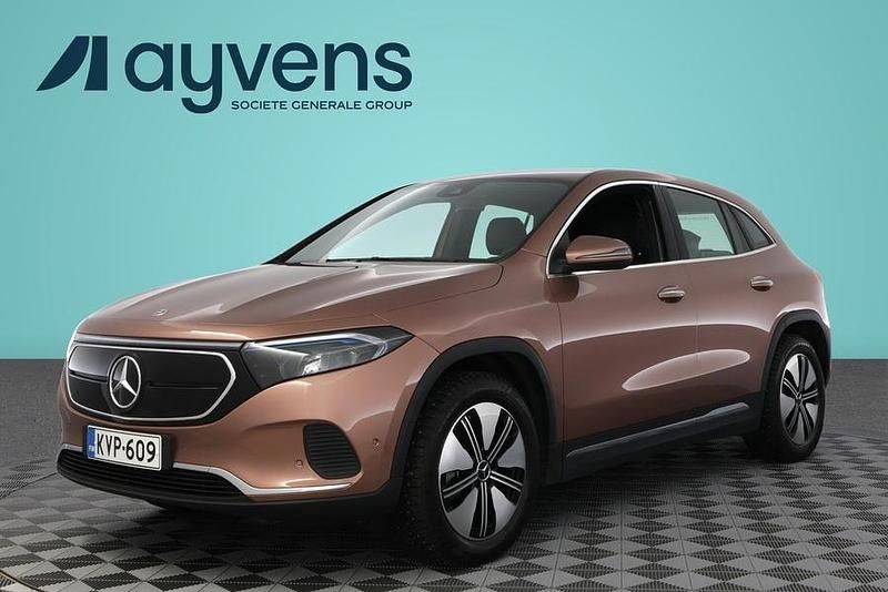 Ruskea Käytetty 2023 Mercedes EQA300 Business Katumaasturi | 39 900 € (Hieman kallis) - Kuva 1/4
