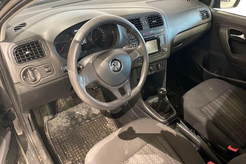 Käytetty VW Polo Trendline 75 HP (55 kW) 2017 Viistoperä