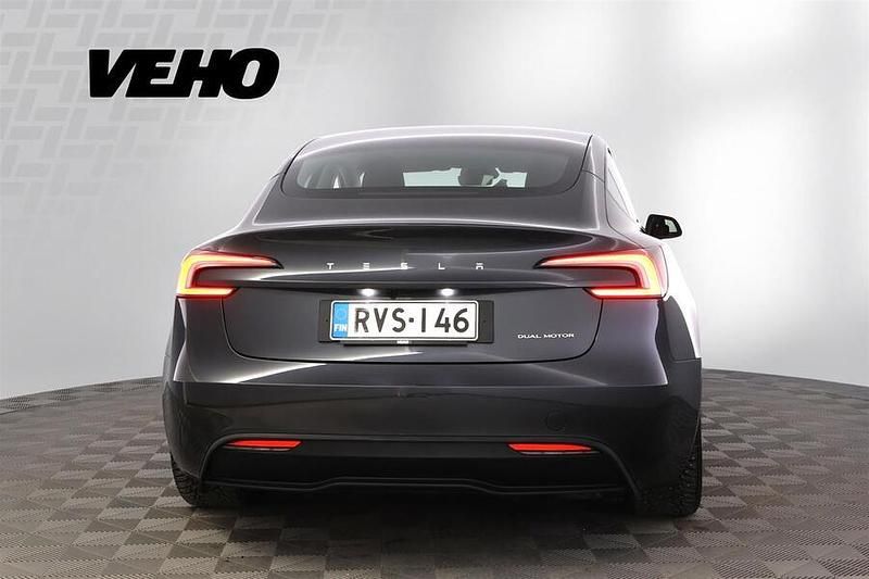 Käytetty Tesla Model 3 258 kW (351 HP) 2024 Harmaa Sedan